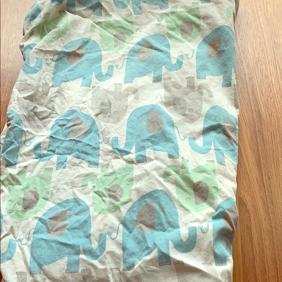 Land of Nod crib sheet & stuffy bundle + GIFT - Picture 4 of 8